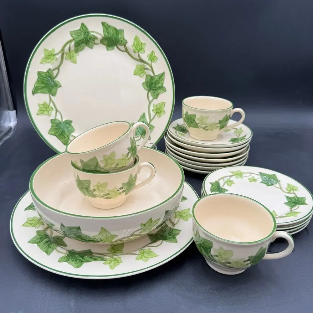 Vintage Franciscan Ivy USA Dinnerware  Cups & Saucers Set of 4 (8 pcs)
